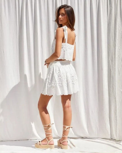 Embroidered Elastic Waist Scallop Hem Mini Skirt Textured