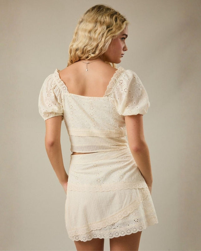 Sweetheart Neckline Puff Short Sleeve Crop Top