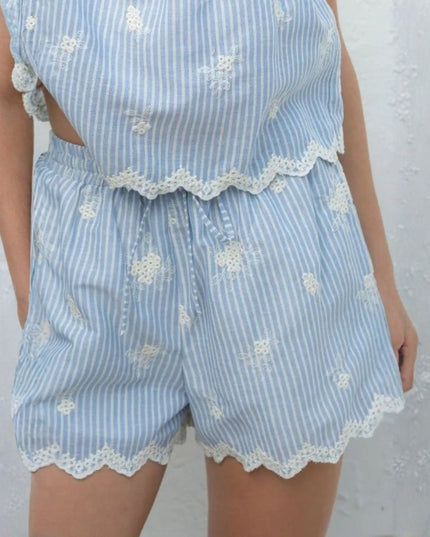 Embroidery Striped Elastic Waist Scallop Hem Shorts