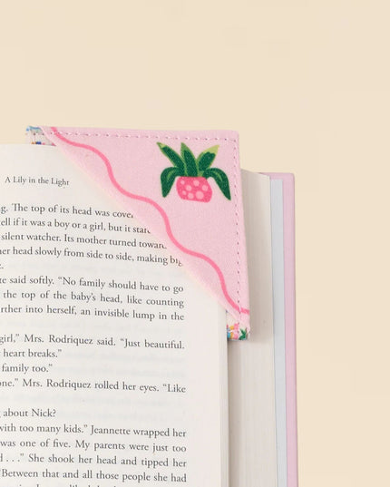 Book Shelfie Corner Keeper Fabric Bookmark