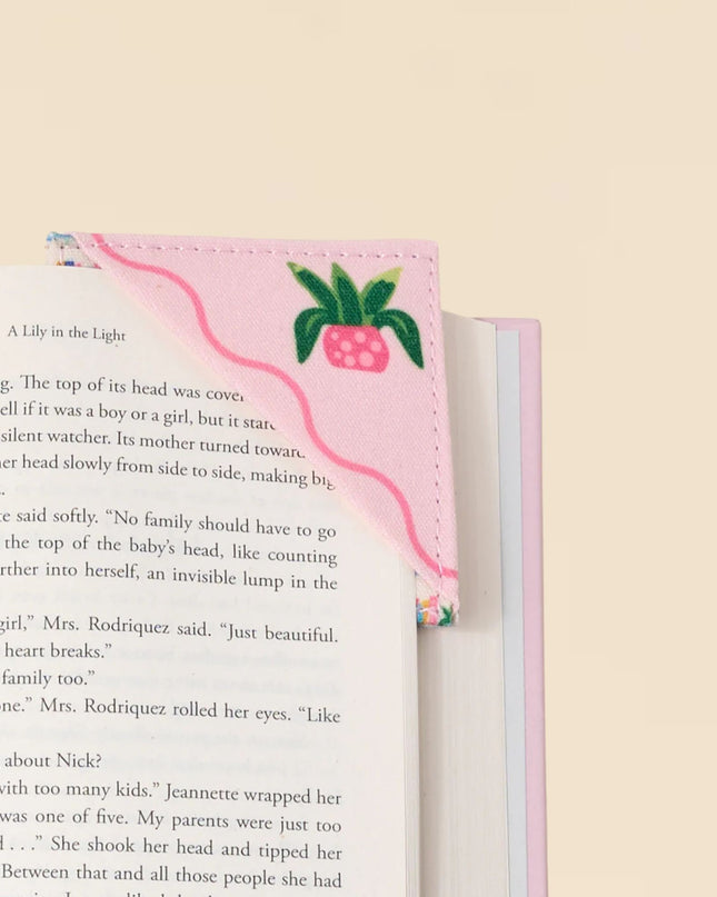 Book Shelfie Corner Keeper Fabric Bookmark