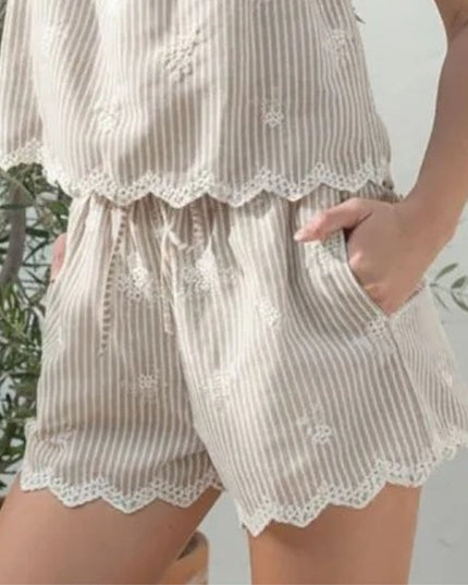 Embroidery Striped Elastic Waist Scallop Hem Shorts