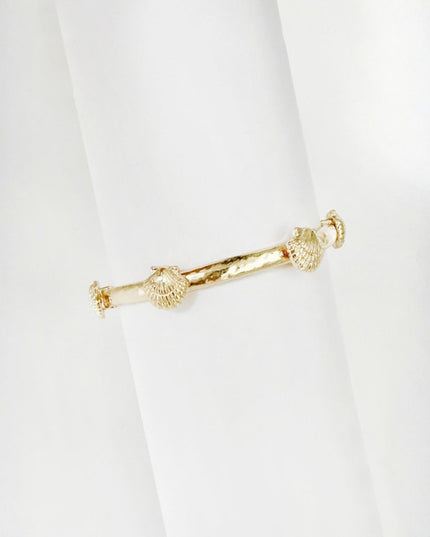 Spaced Metal Clam Shell Stretchable Bracelet